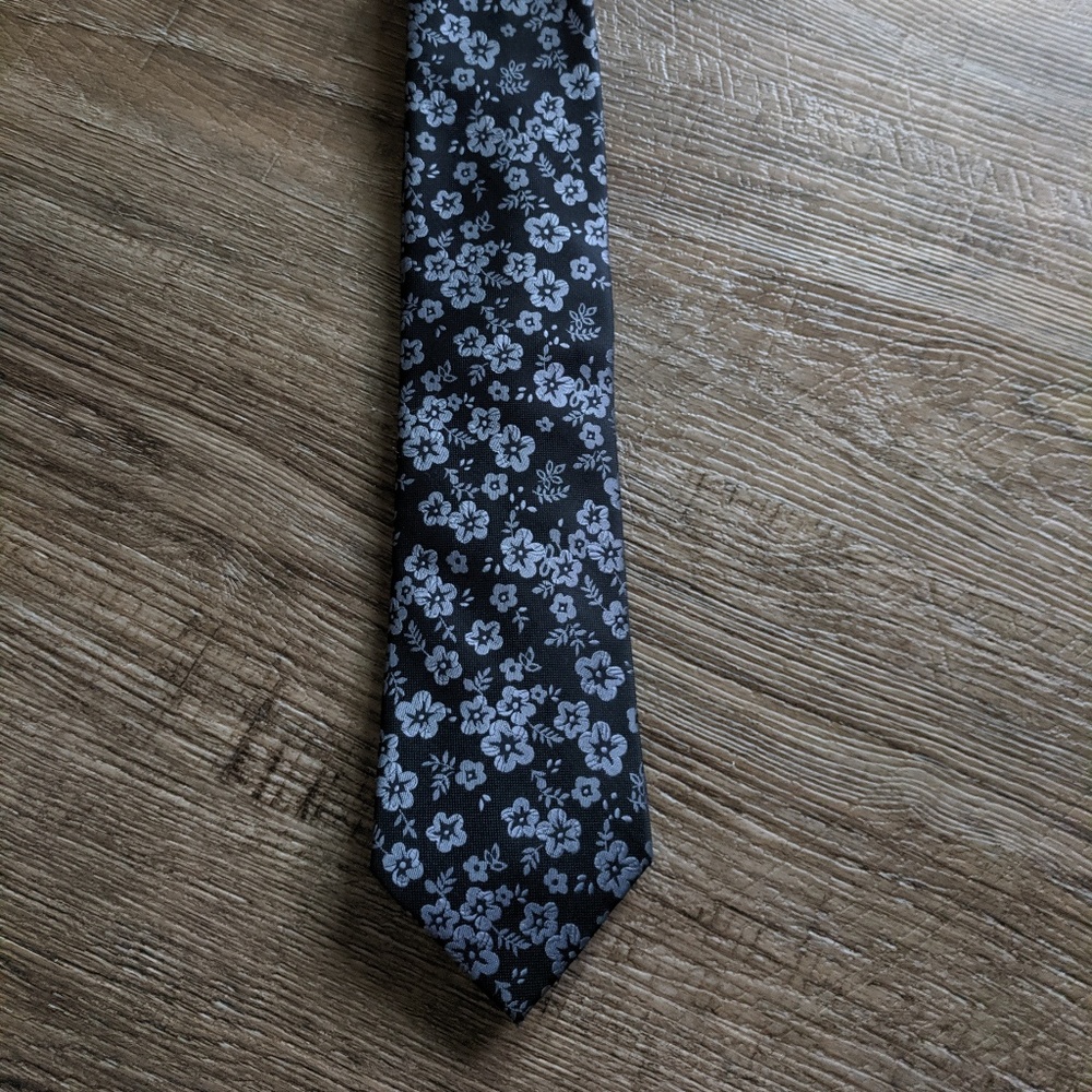 Jones New York Floral Tie